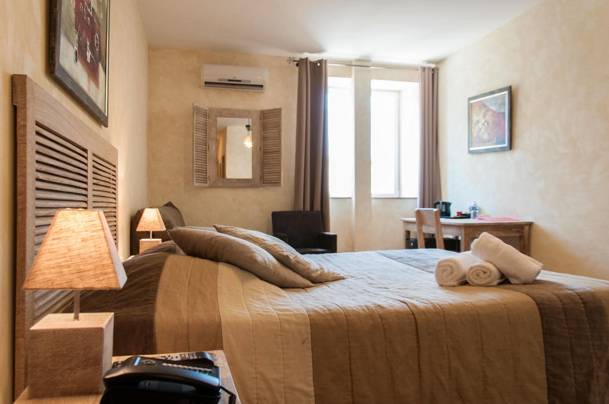 Domaine De La Courbe Hotel Le Lude Bagian luar foto