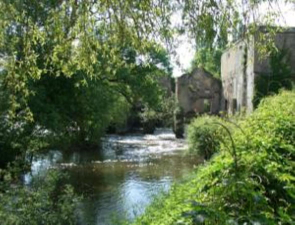 Domaine De La Courbe Hotel Le Lude Bagian luar foto